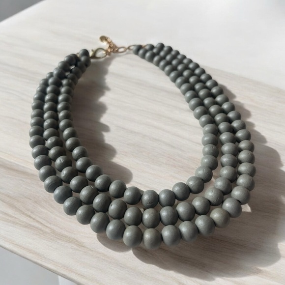 Elegant Vintage Wooden Gray 3 Strand Beaded Necklace - Picture 3 of 7